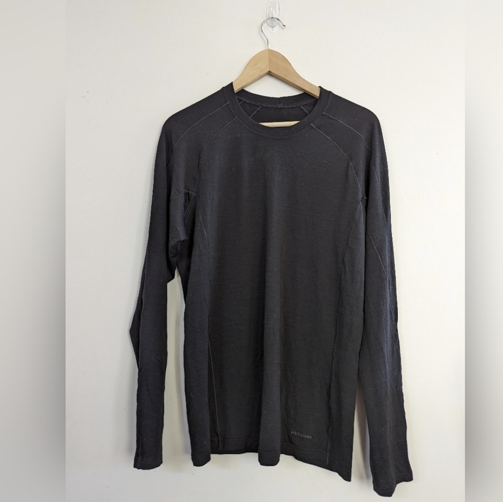 Patagonia men's black merino wool baselayer L Large crew neck long sleeve